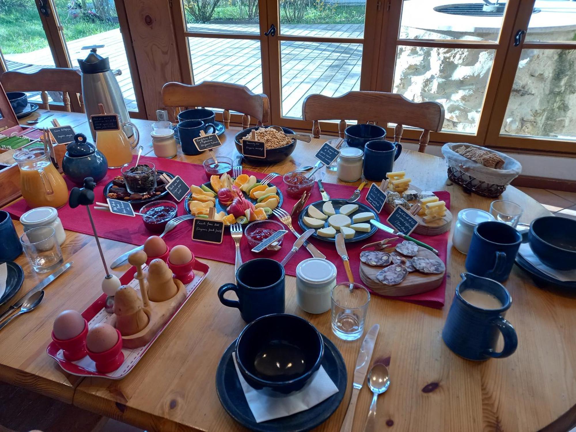 Valreley, Chambres Et Table D'Hotes Eco-Friendly Avec Bain Nordique Au Sud Du Massif Du Jura Champagne-en-Valromey Zewnętrze zdjęcie
